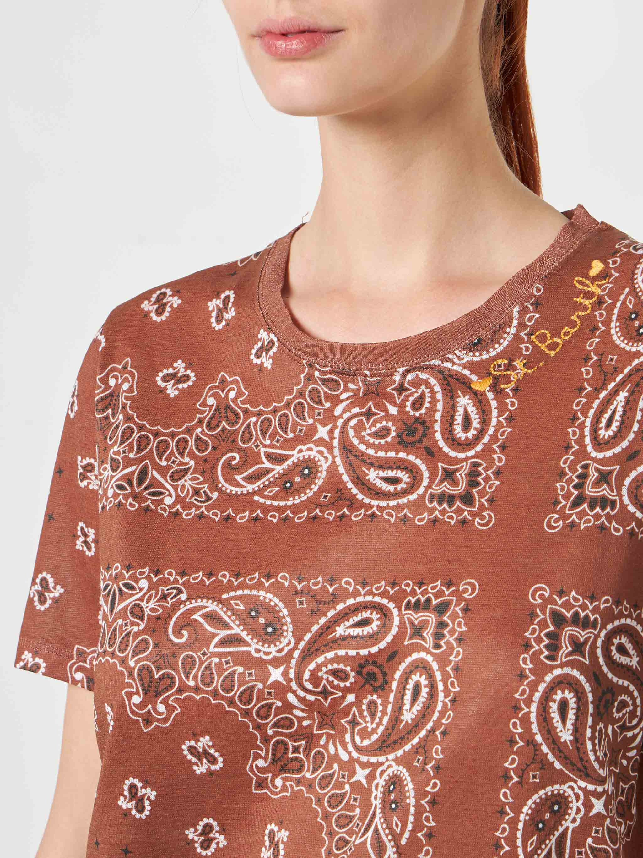 Brown Scarlett Linen T-Shirt With Bandana Print